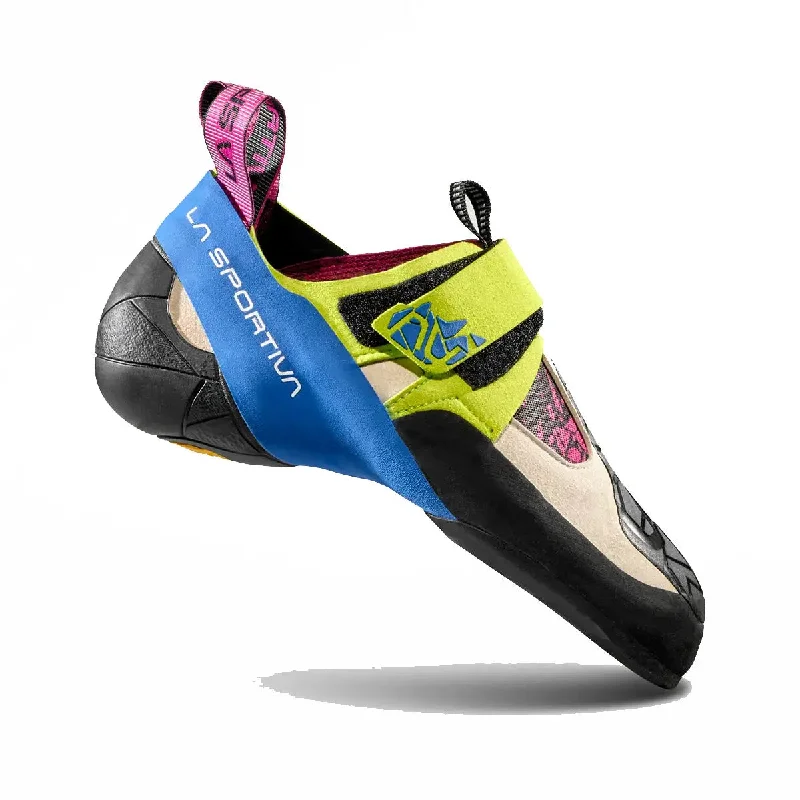 Men's walking shoes with a soft, plush footbedSkwama Climbing Shoe