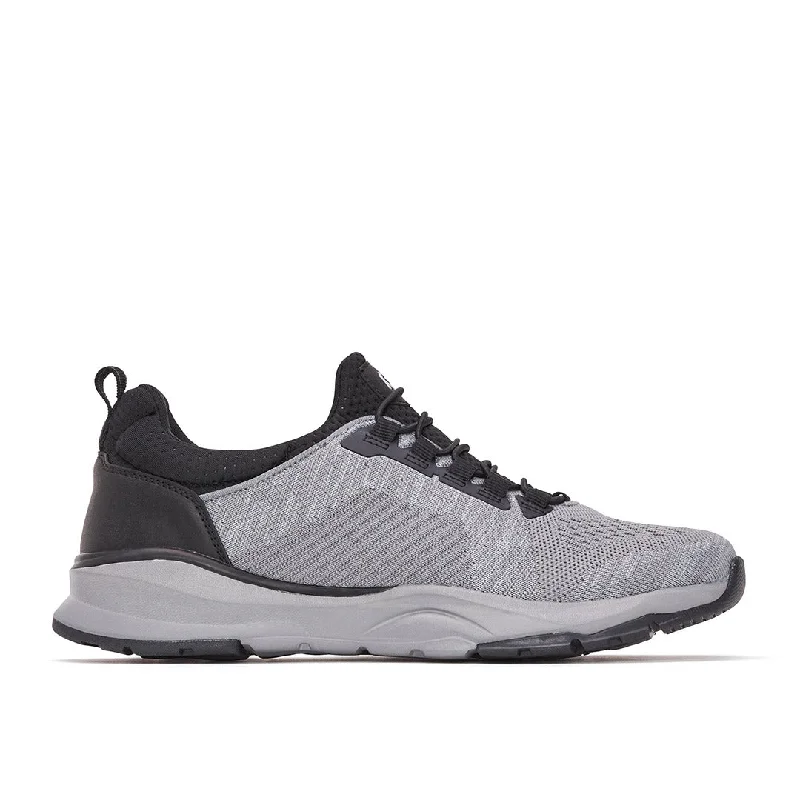Men's walking shoes with a flexible sole for easy movementMax Comfort