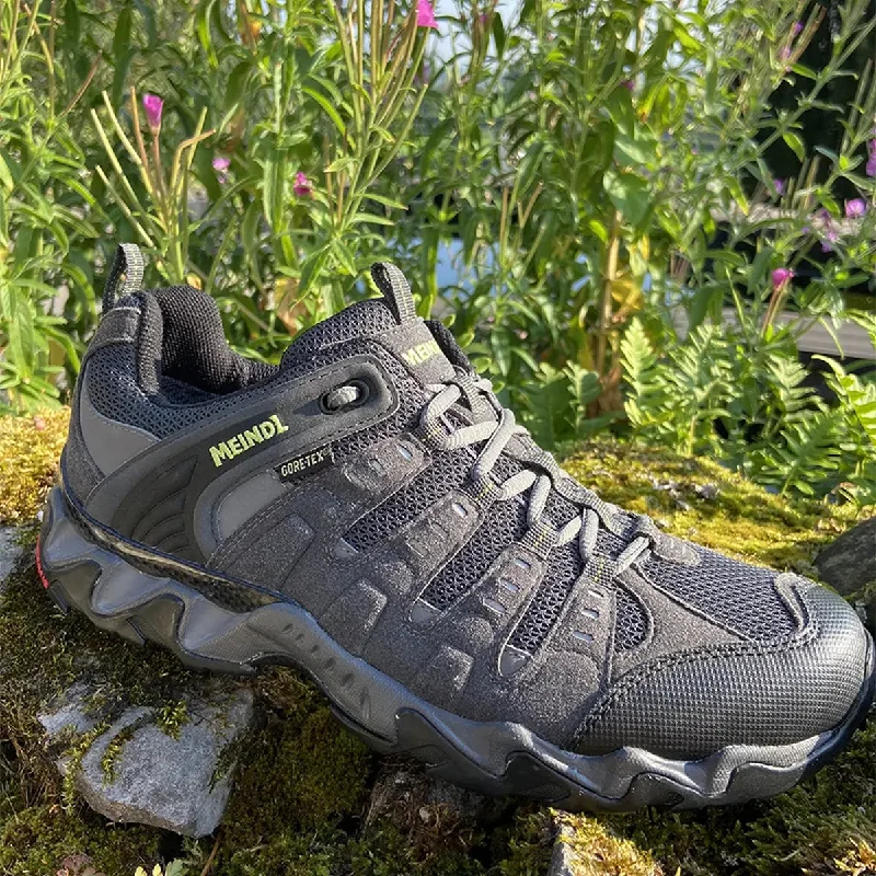 Men's walking shoes with a waterproof membrane for wet conditionsRespond GTX Walking Shoe - Anthracite Men's walking shoes with a waterproof membrane for wet conditionsRespond GTX Walking Shoe - Anthracite