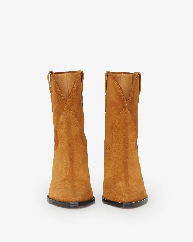 Insulated men's ankle boots for cold weatherLeyane boots
