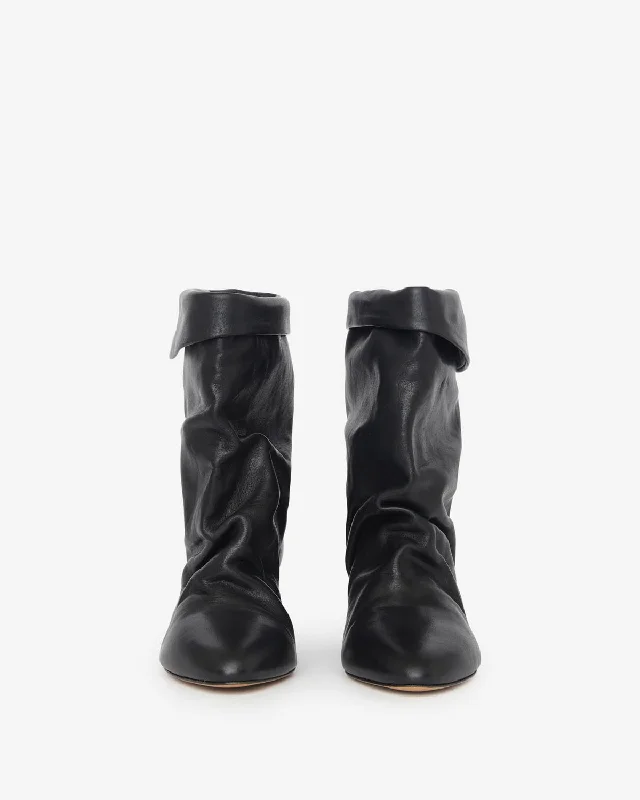 Suede men's ankle boots with a classic buckle designRyska boots