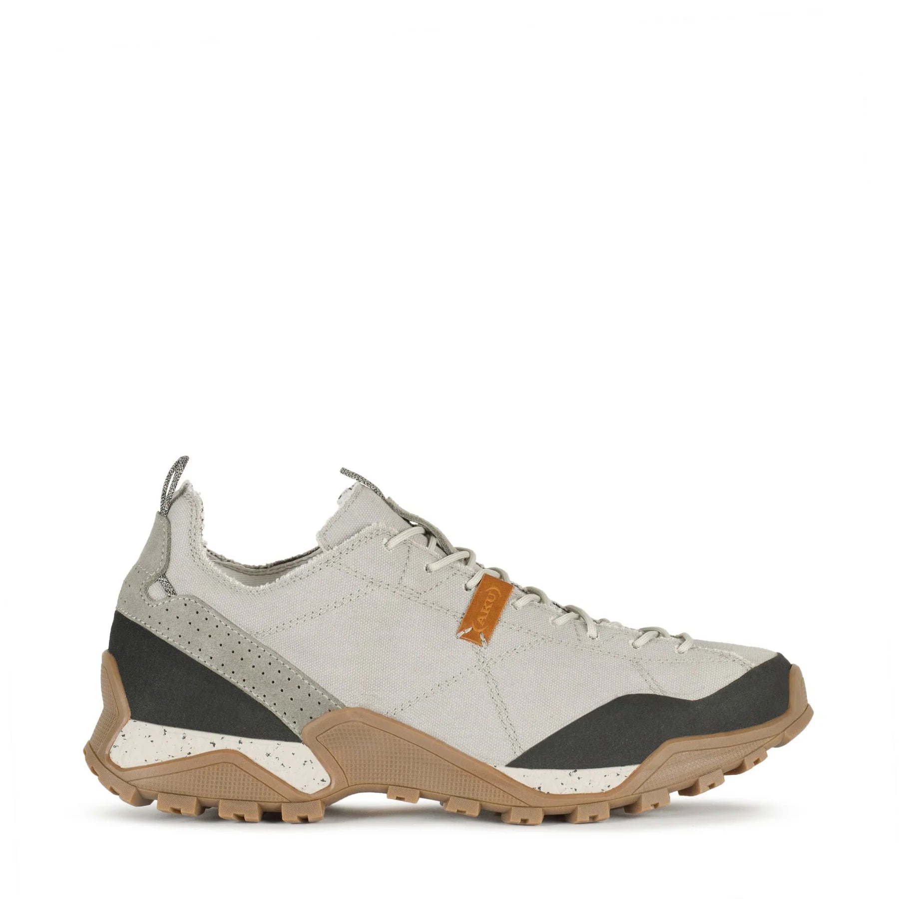 Men's hiking boots with a breathable mesh liningNativa Canvas (Women's)