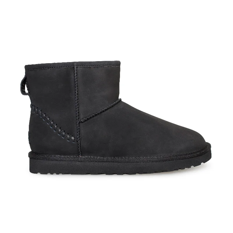 Men's distressed - leather winter boots for a vintage appealUGG Classic Mini Deco Black Boots - Men's Men's distressed - leather winter boots for a vintage appealUGG Classic Mini Deco Black Boots - Men's