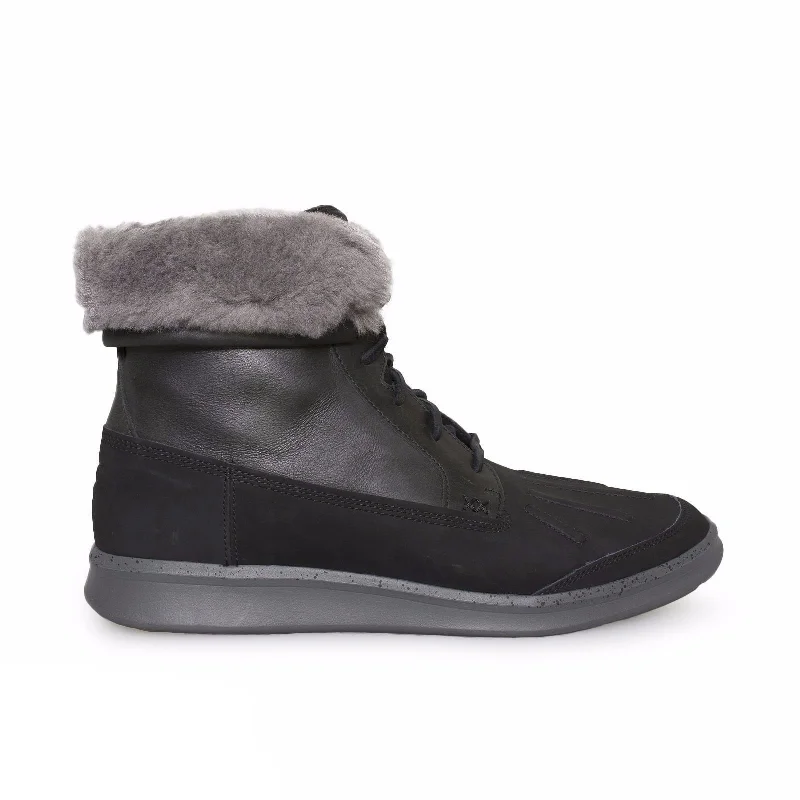 Men's heat - retaining winter boots with thermal liningUgg Roskoe Black Boots