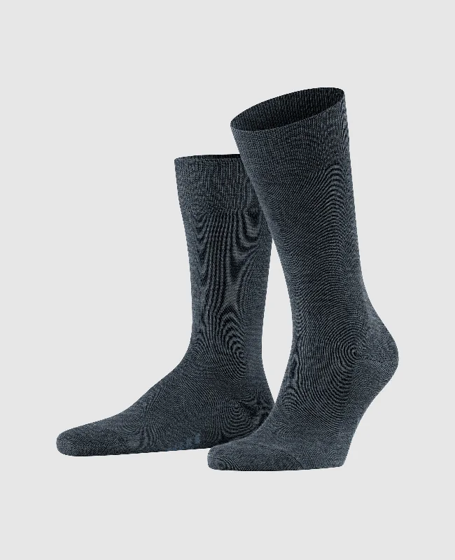 Men's boat shoes with a contrast stitchingFalke Family Men Socks - Navy Melange