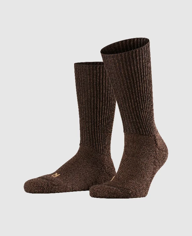 Men's boat shoes with a branded logo on the sideFalke Walkie Ergo Unisex Socks - Dark Brown Men's boat shoes with a branded logo on the sideFalke Walkie Ergo Unisex Socks - Dark Brown