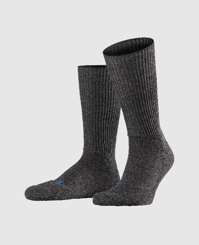 Men's boat shoes with a flexible sole for easy movementFalke Walkie Ergo Unisex Socks - Smog Men's boat shoes with a flexible sole for easy movementFalke Walkie Ergo Unisex Socks - Smog