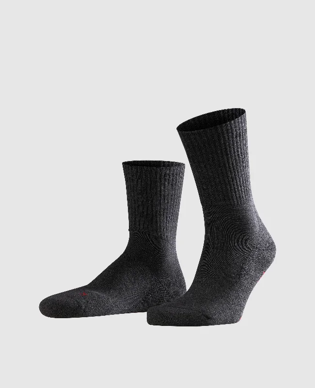 Stretchable men's boat shoes for a comfortable fitFalke Walkie Light Unisex Socks - Anthracite Melange Stretchable men's boat shoes for a comfortable fitFalke Walkie Light Unisex Socks - Anthracite Melange