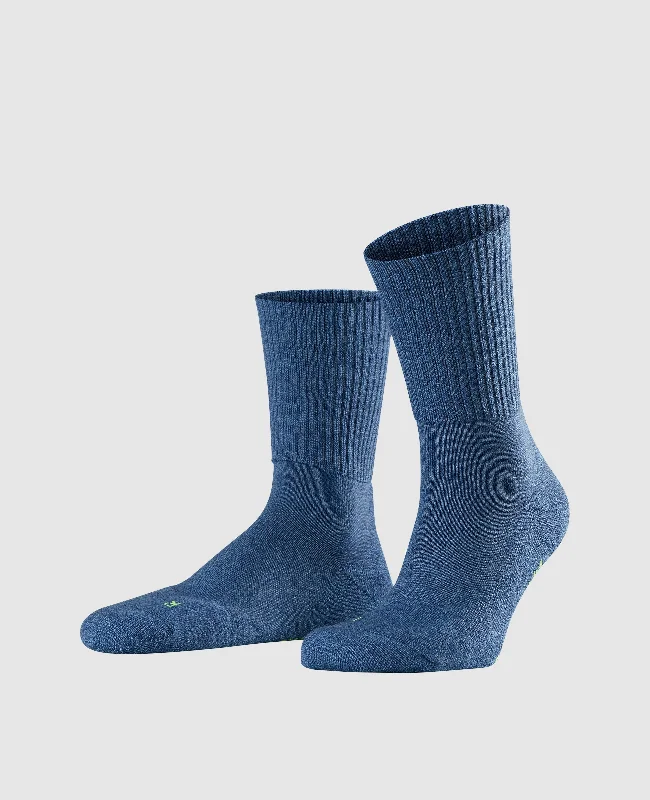 Stretchable men's boat shoes for a comfortable fitFalke Walkie Light Unisex Socks - Light Denim