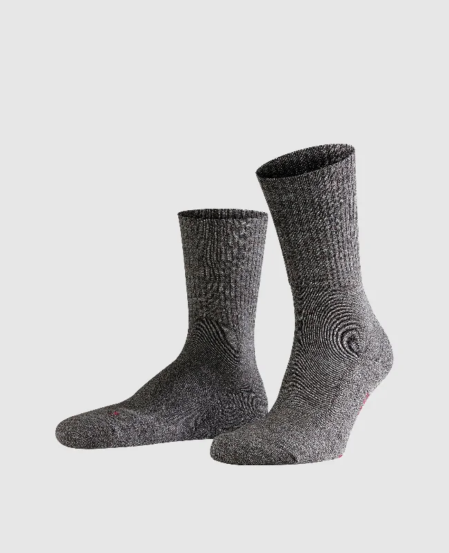 Stretchable men's boat shoes for a comfortable fitFalke Walkie Light Unisex Socks - Smog Stretchable men's boat shoes for a comfortable fitFalke Walkie Light Unisex Socks - Smog