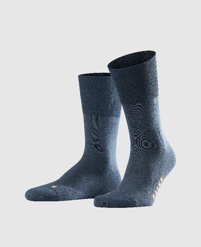 Men's boat shoes with a flexible sole for easy movementFalke Run Unisex Socks - Navy Blue Men's boat shoes with a flexible sole for easy movementFalke Run Unisex Socks - Navy Blue
