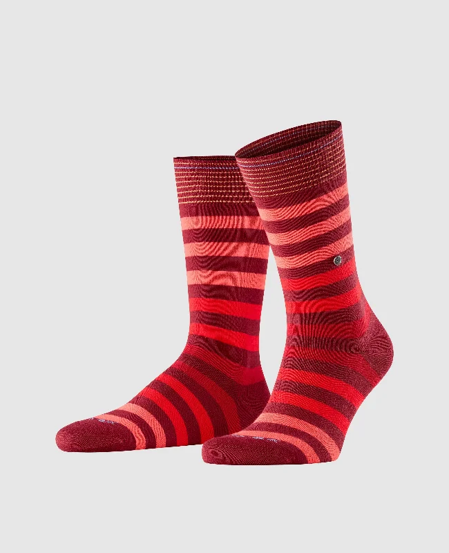 Men's boat shoes with a flexible sole for easy movementBurlington Blackpool Men's Socks - Coral Red Men's boat shoes with a flexible sole for easy movementBurlington Blackpool Men's Socks - Coral Red