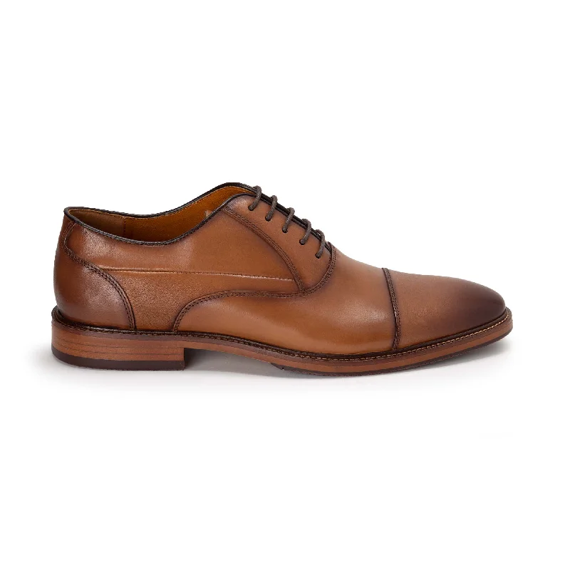 Men's formal shoes with a contrast stitching detailBATA The Shoemaker Men Dress Shoes Ace 830X111 Men's formal shoes with a contrast stitching detailBATA The Shoemaker Men Dress Shoes Ace 830X111