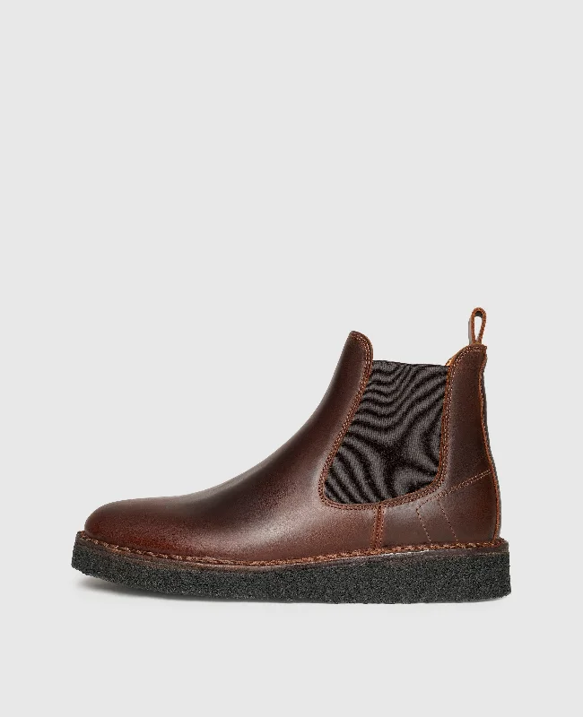 Men's boat shoes with a contrast stitchingBetty CB - Dark Brown