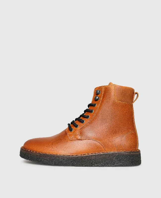 Men's boat shoes with a rubber outsole for durabilityBetty PDB - Cognac