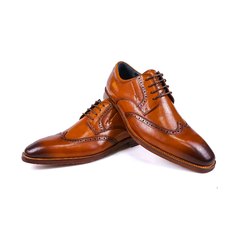 Men's formal shoes in a black or brown leatherBogart Italia Brogue