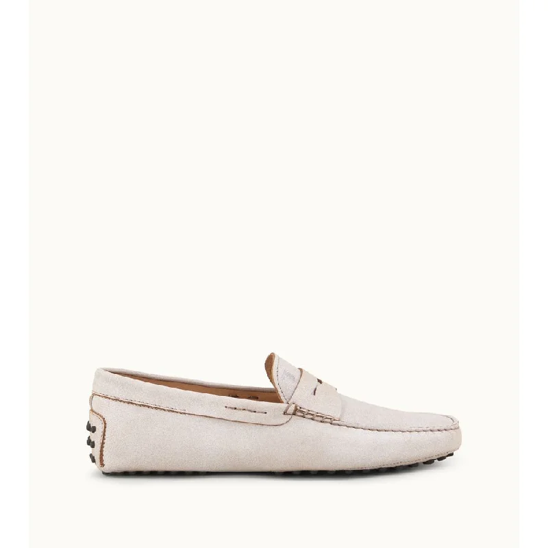 Men's formal shoes with a contrast stitching detailGommino Driving Shoes in Leather Men's formal shoes with a contrast stitching detailGommino Driving Shoes in Leather