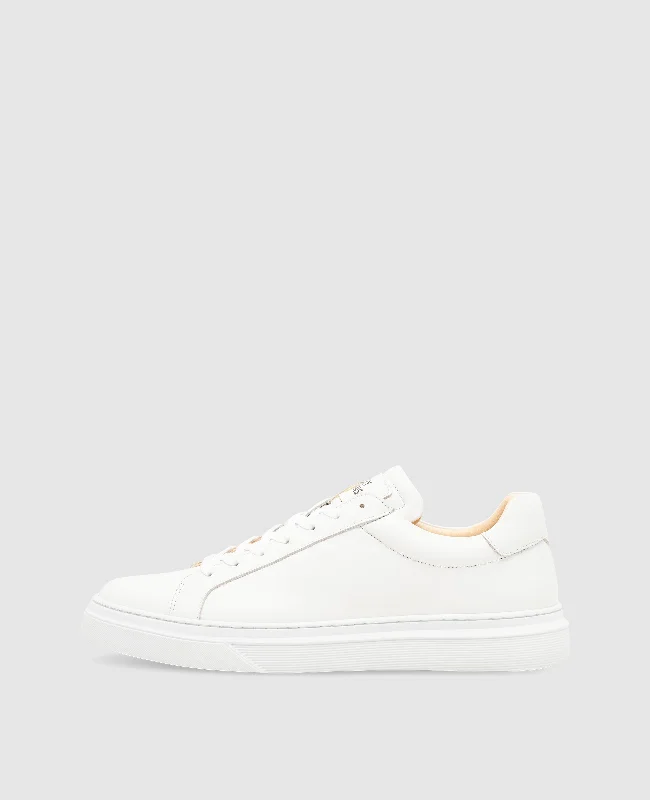 Men's boat shoes in a two - tone color schemeSophia S1 - White