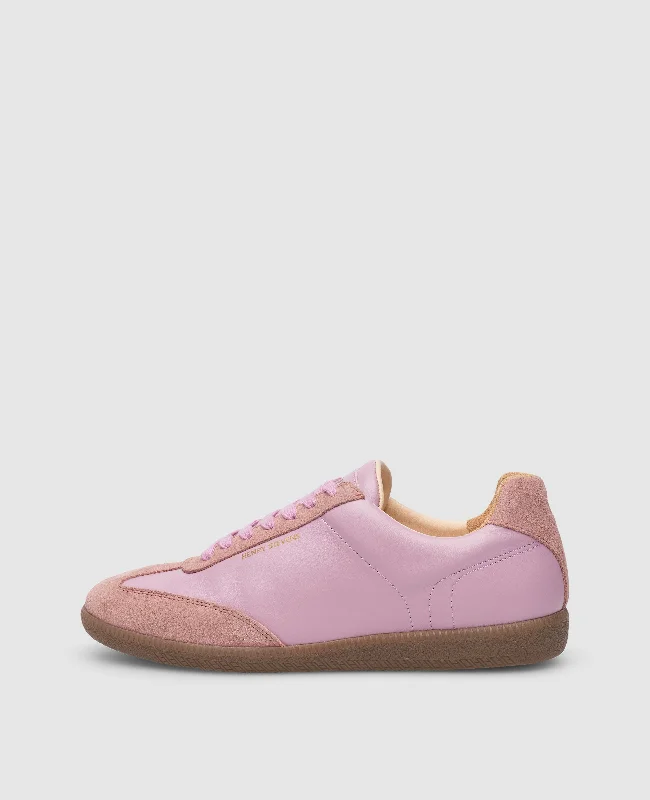 Men's boat shoes with a rubber outsole for durabilitySophia TIS - Pink