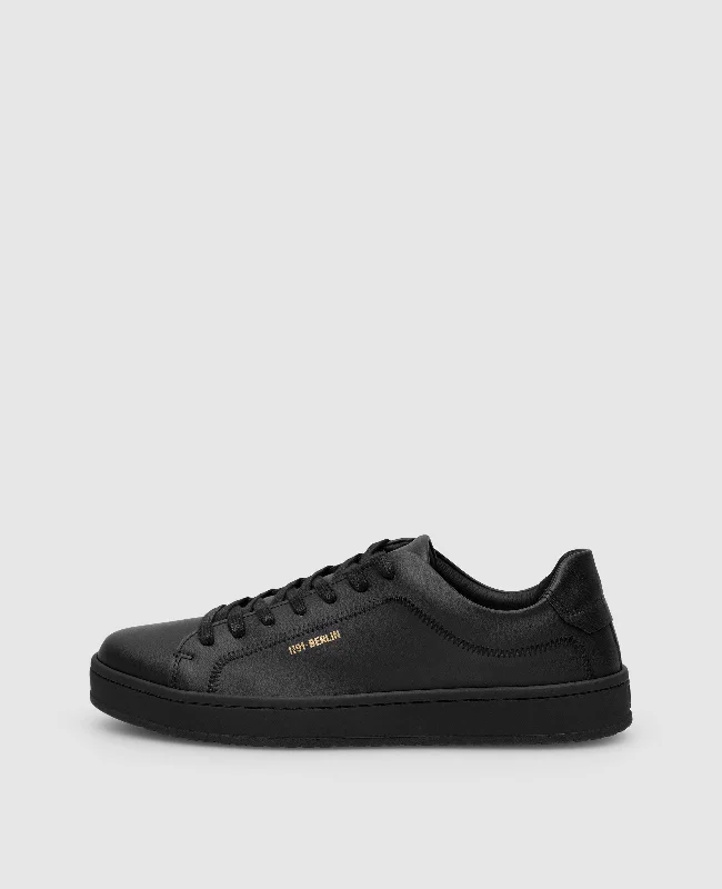 Men's boat shoes with a removable insoleVegan One W BB - Black