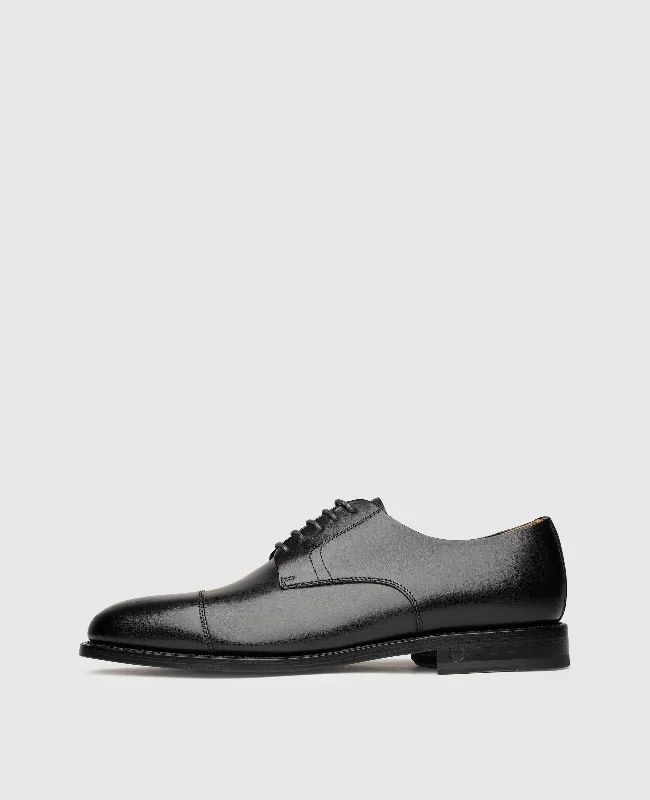 Men's boat shoes with a tassel detailWinston CD - Black